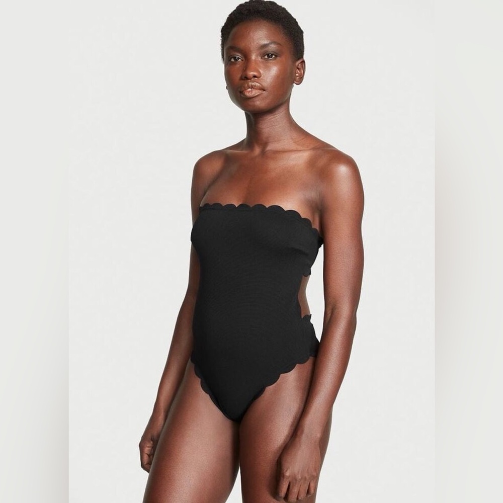 **NEVER WORN** Victoria Secret Scalloped One-Piece Swimsuit